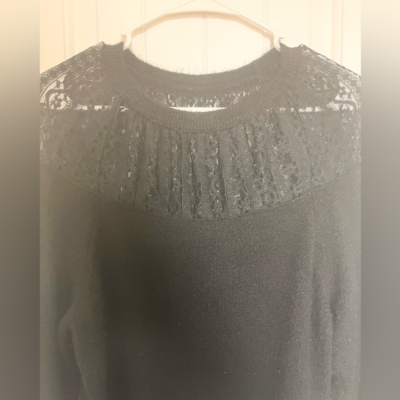 Express Lightweight Stretchy Crewneck sweater - Picture 2 of 8